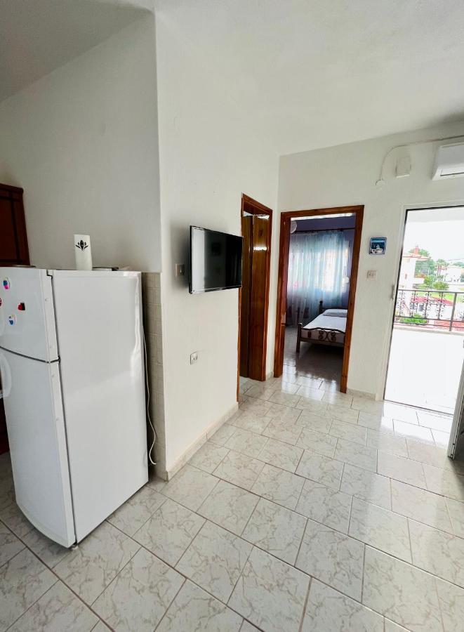 Atlantis Apartments Nea Vrasna Luaran gambar