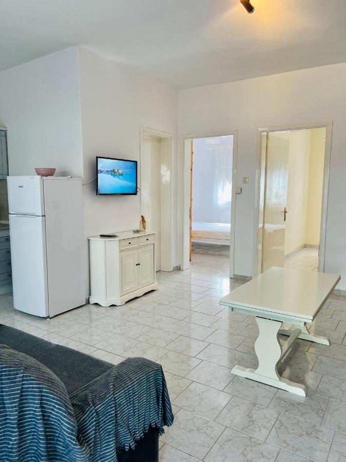Atlantis Apartments Nea Vrasna Luaran gambar