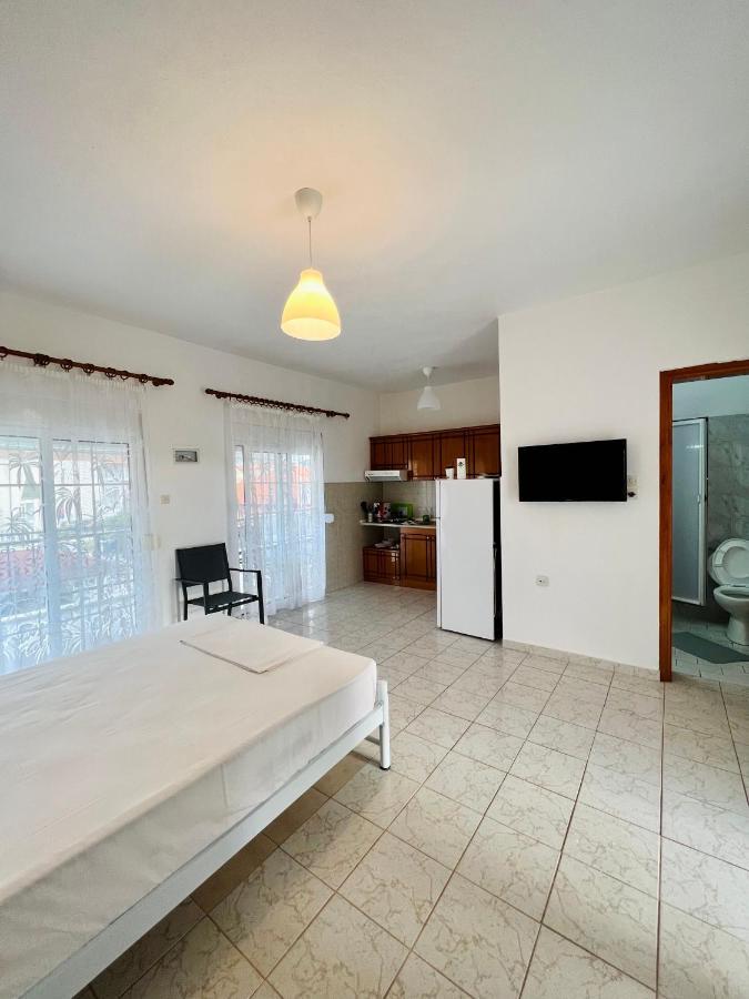 Atlantis Apartments Nea Vrasna Luaran gambar