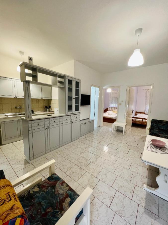 Atlantis Apartments Nea Vrasna Luaran gambar
