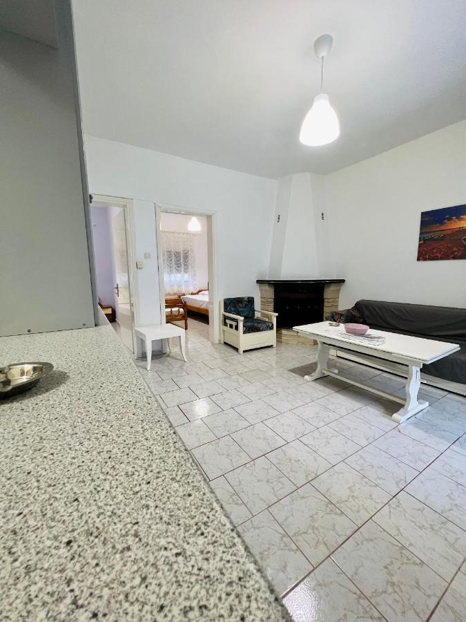 Atlantis Apartments Nea Vrasna Luaran gambar